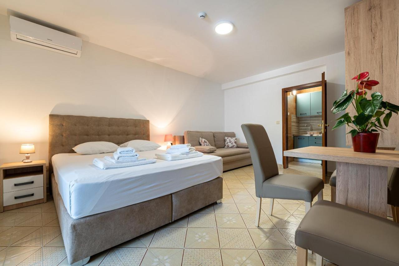 Studio Apartments Marea 2 Budva Bilik gambar