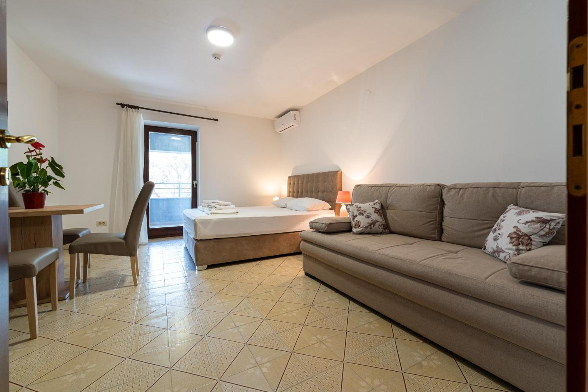 Studio Apartments Marea 2 Budva Bilik gambar